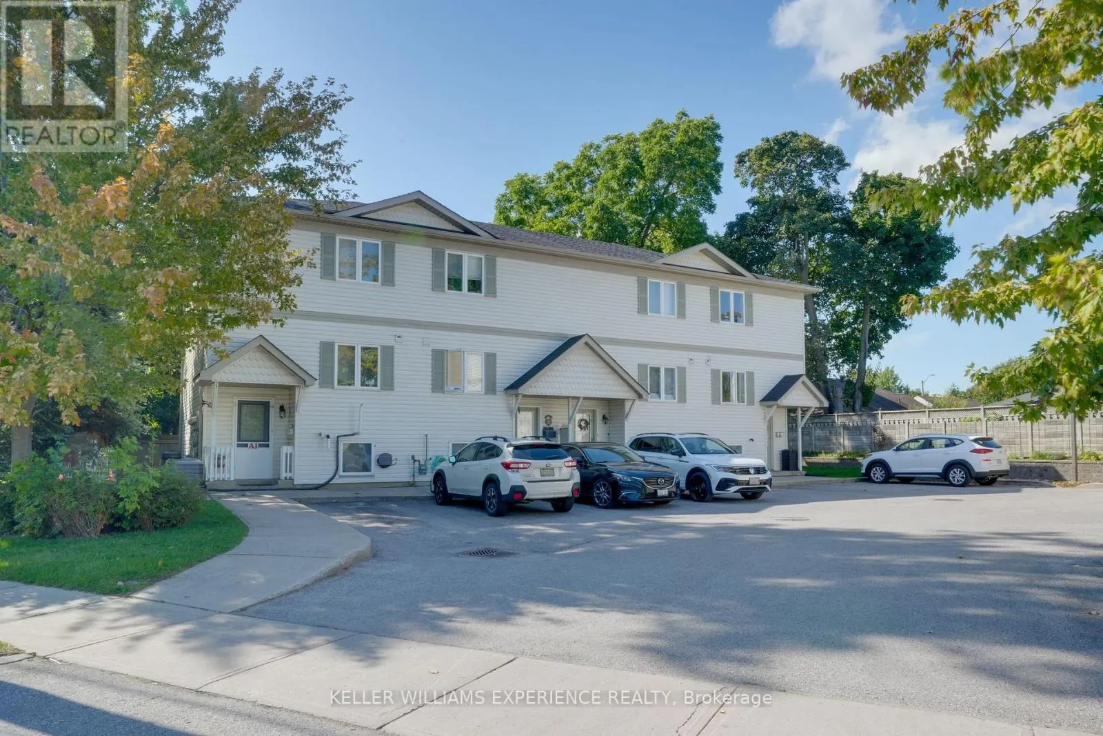 A4 - 440 YONGE STREET