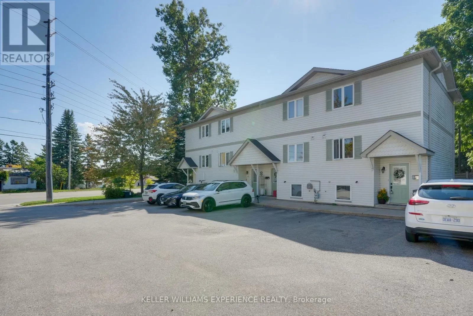 A4 - 440 YONGE STREET