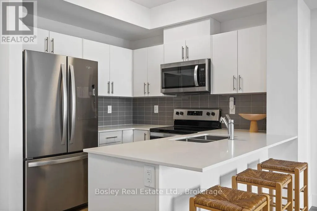 106 - 4 KIMBERLEY LANE, #106