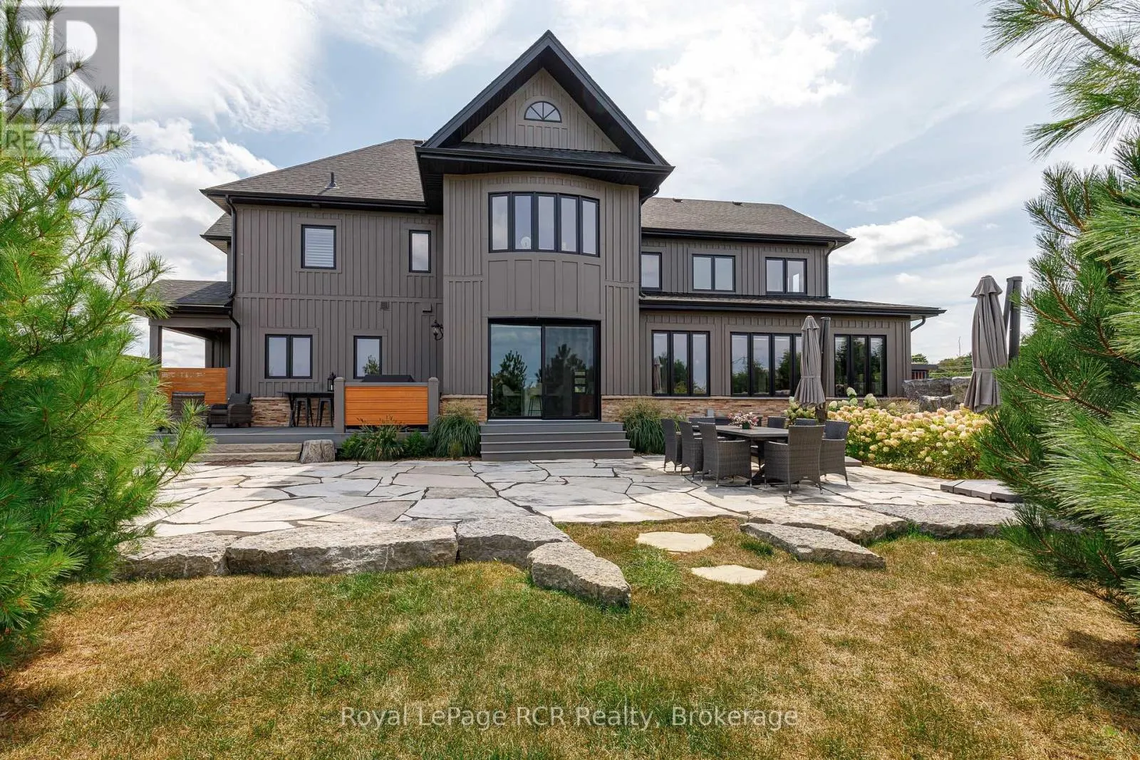 4 MEADOWLARK WAY