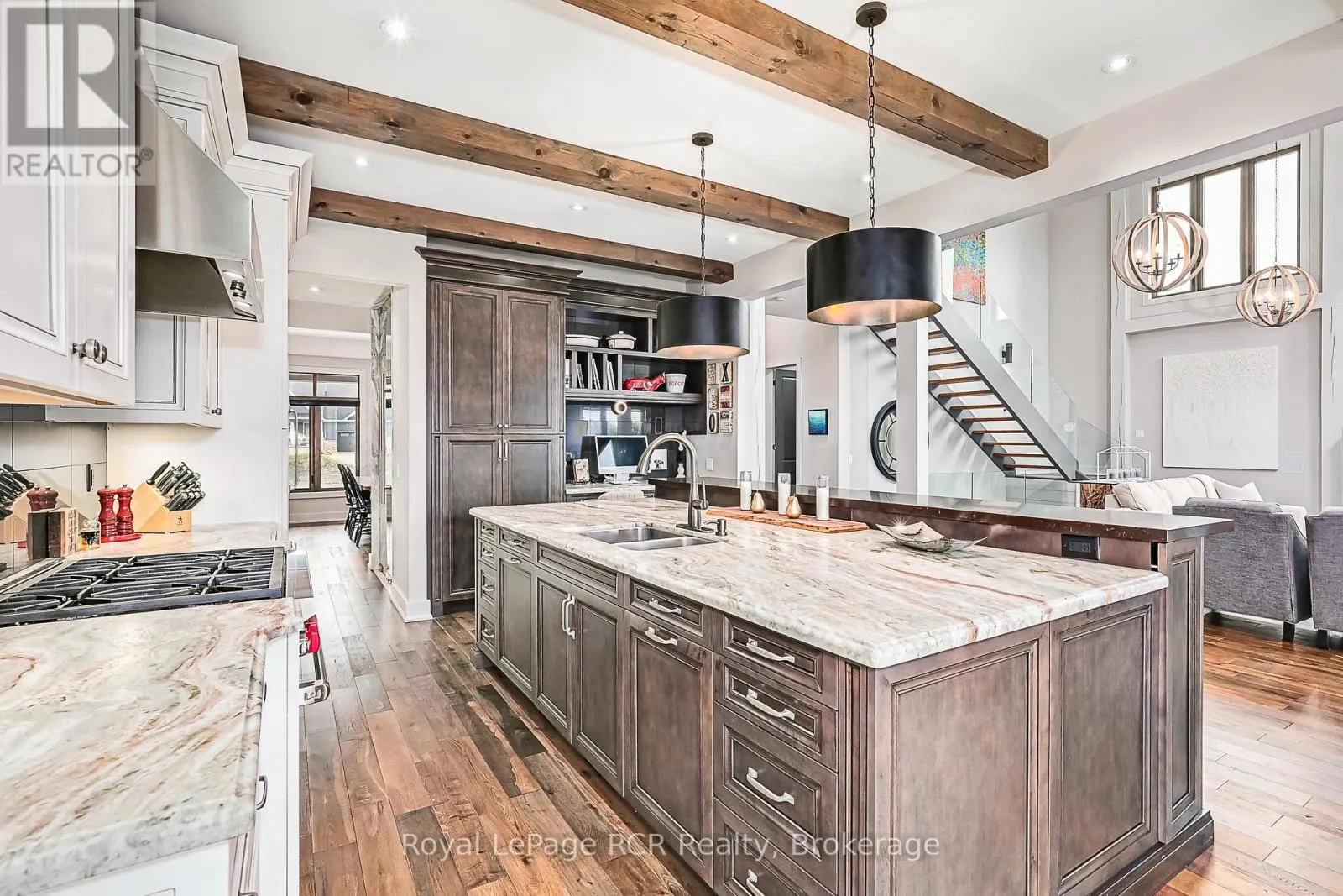4 MEADOWLARK WAY