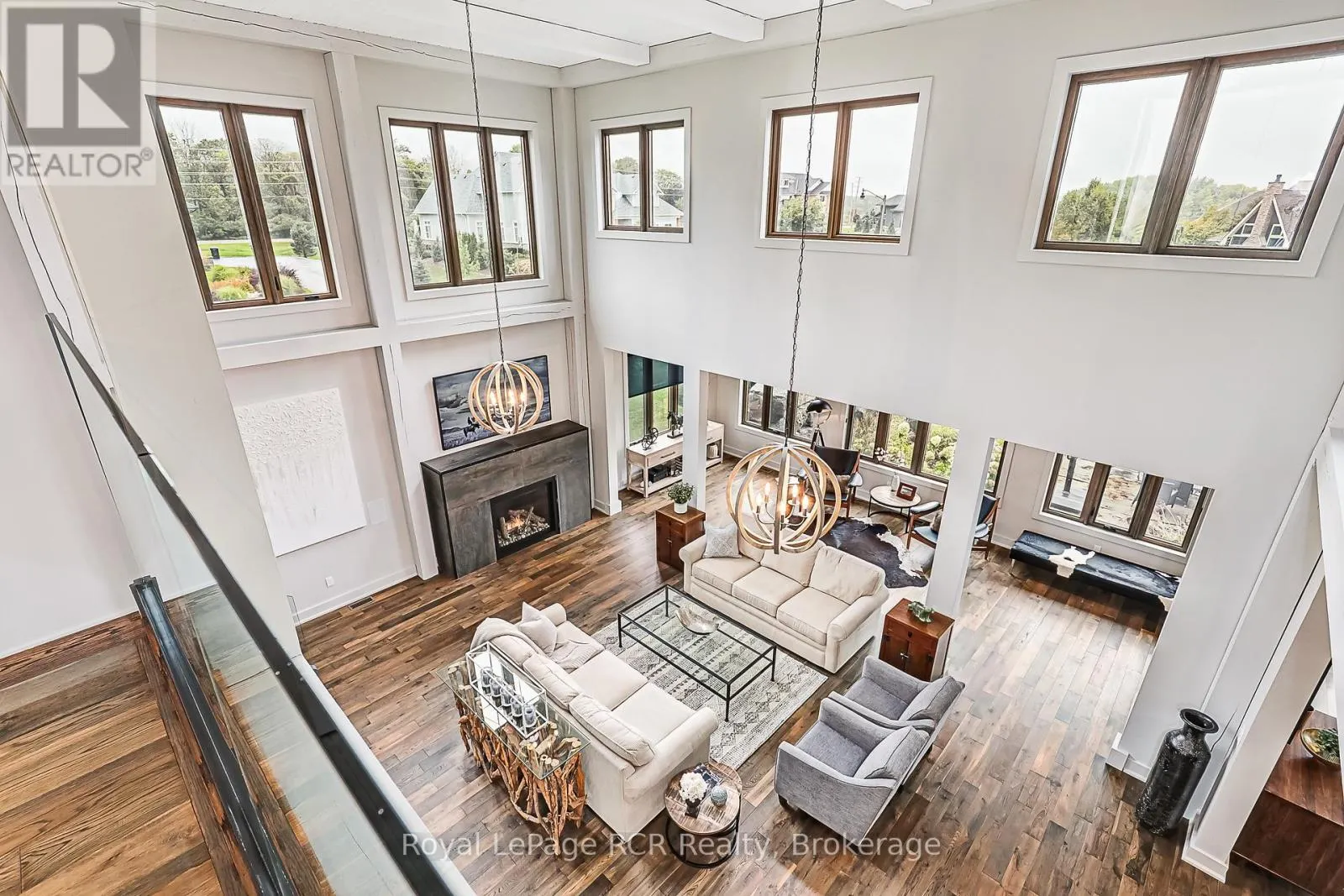 4 MEADOWLARK WAY