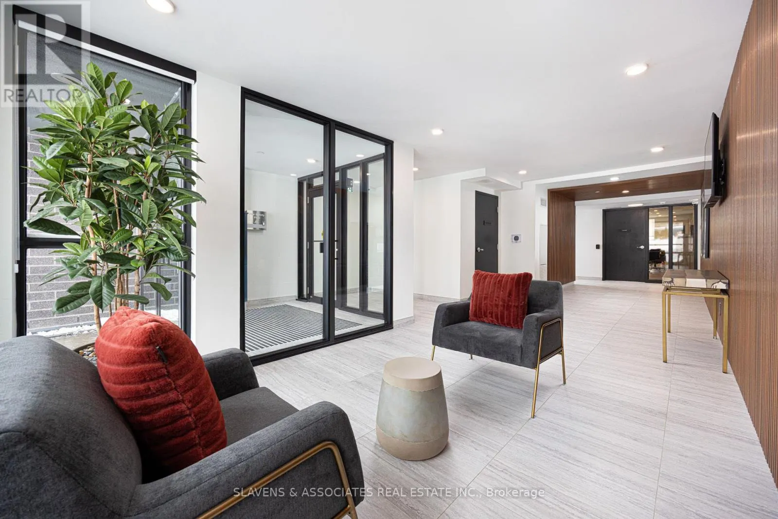 1104 - 41 JOHNSON STREET