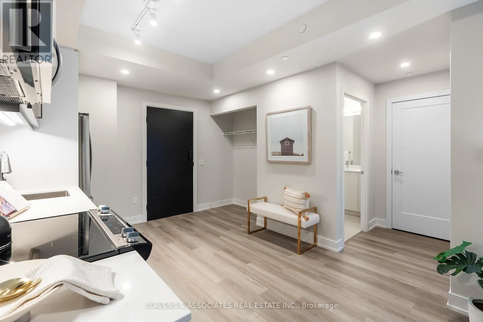 1104 - 41 JOHNSON STREET