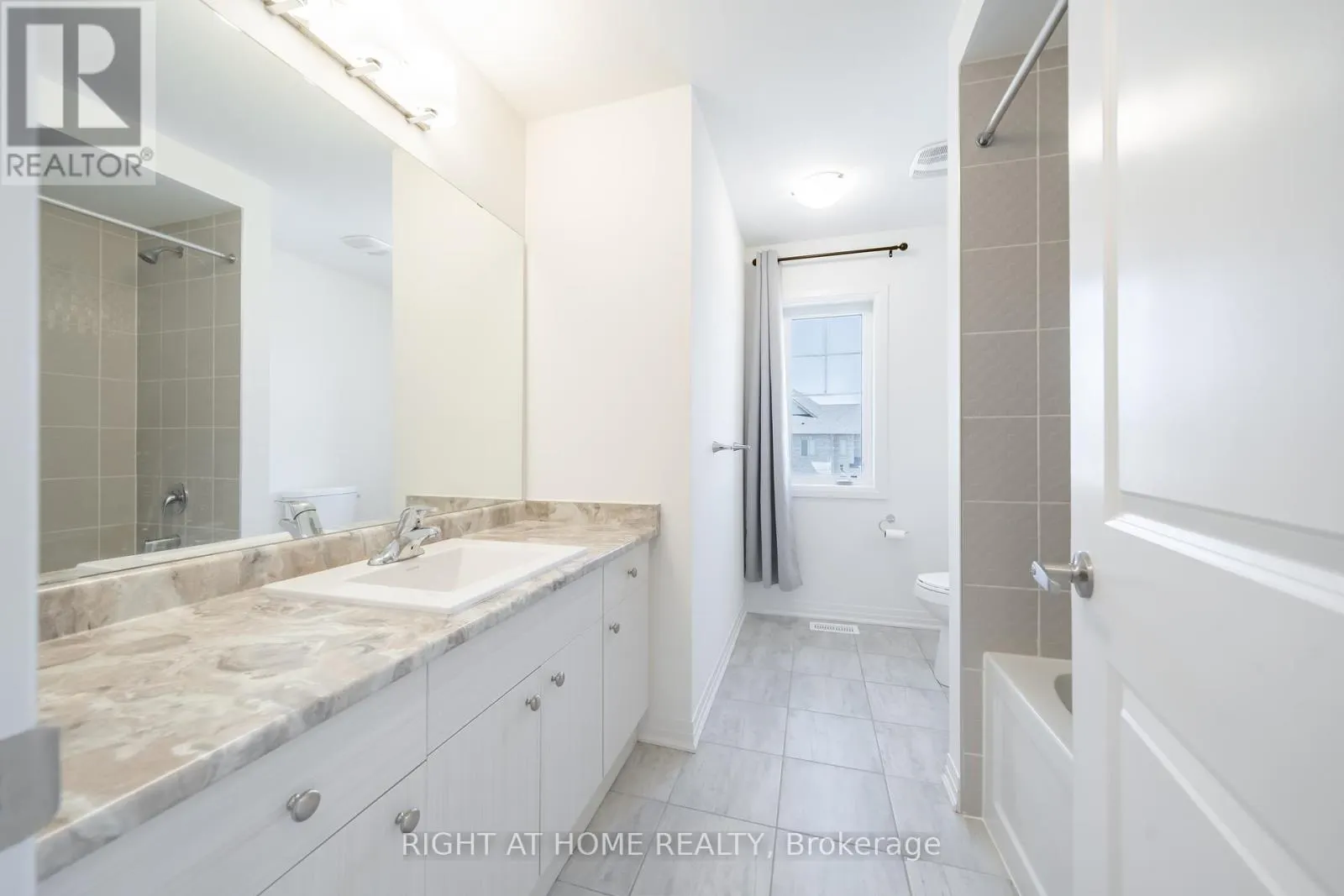 42 COPPERHILL HTS DRIVE E