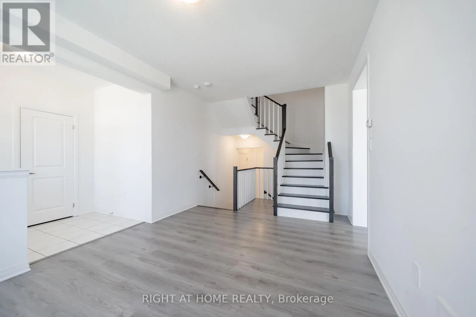 42 COPPERHILL HTS DRIVE E