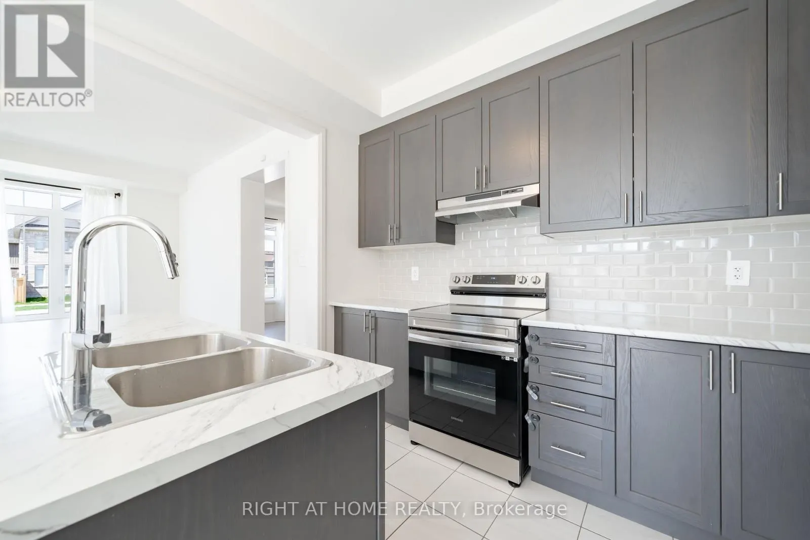 42 COPPERHILL HTS DRIVE E