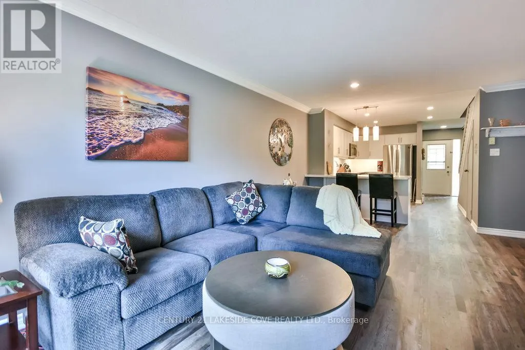 UNIT #7 - 70 LAGUNA PARKWAY