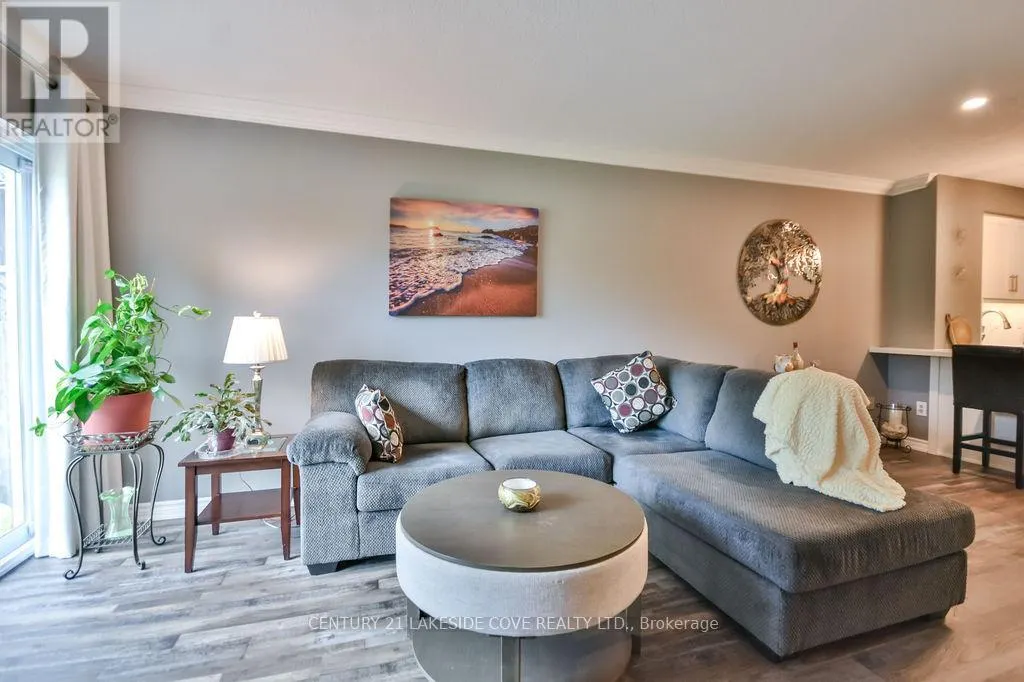 UNIT #7 - 70 LAGUNA PARKWAY