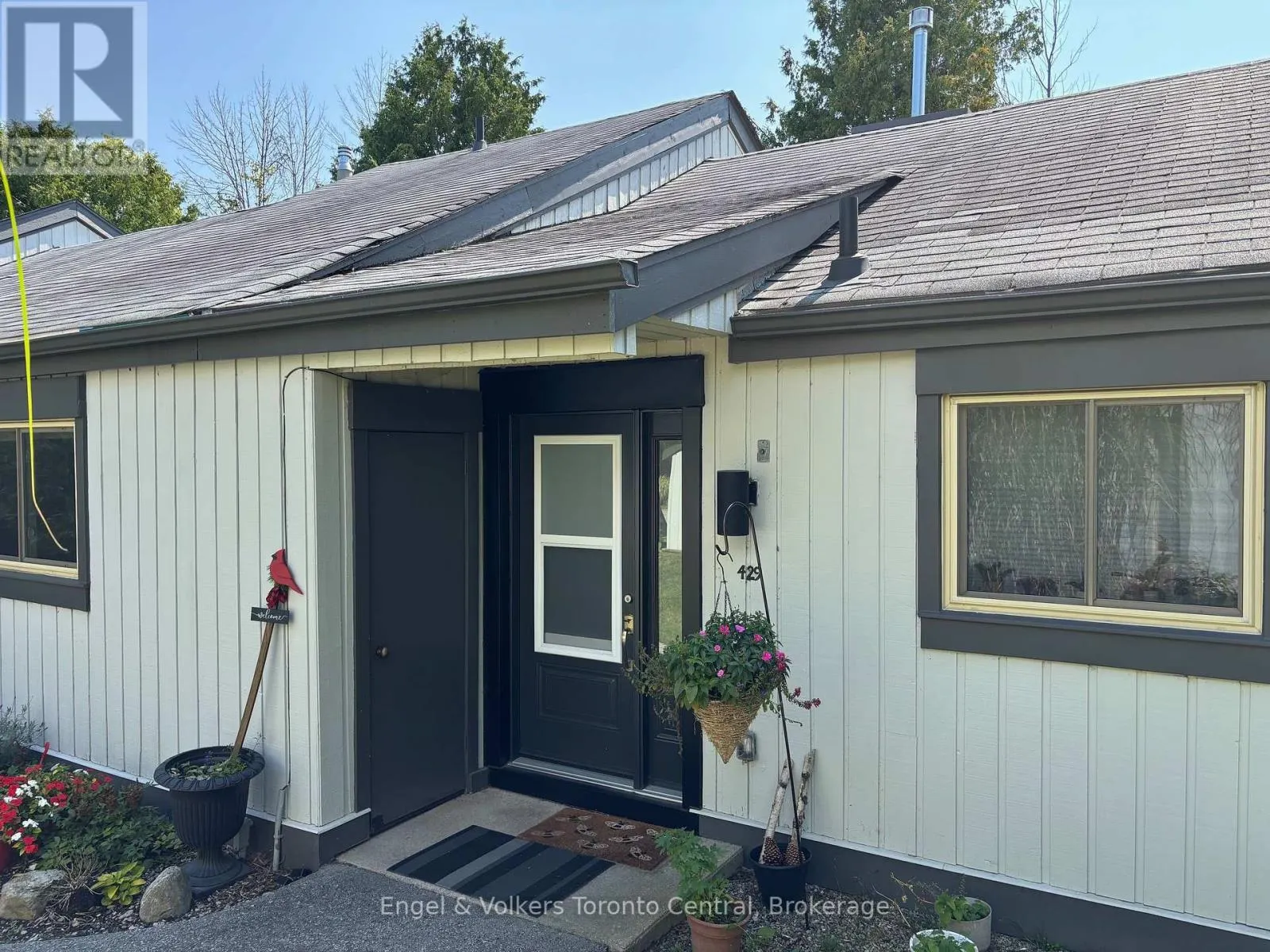17 - 429 OXBOW CRESCENT, #17
