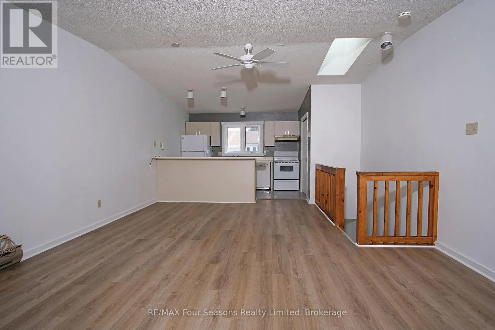 534 - 22 DAWSON DRIVE, #534