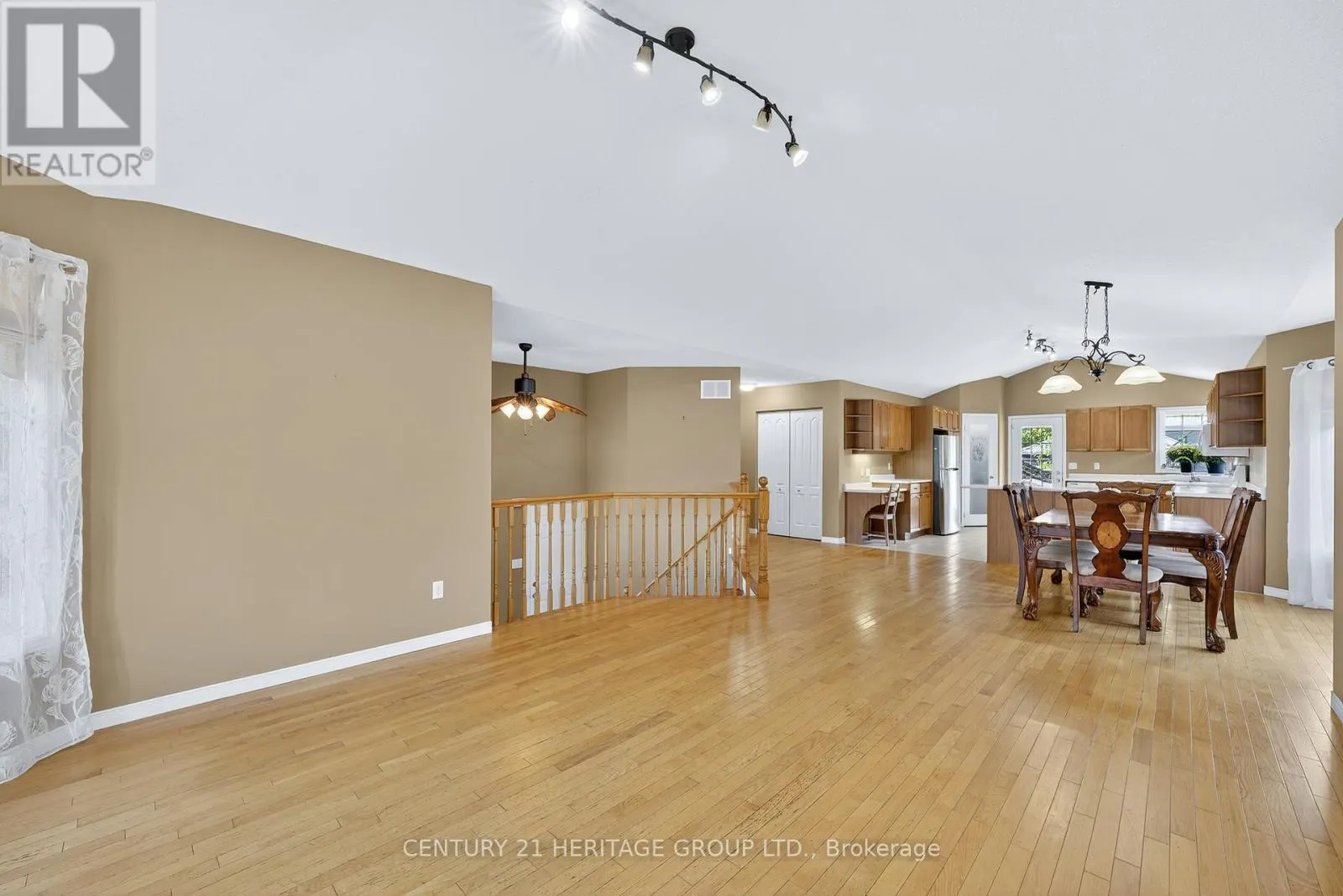 250 KATHLEEN CRESCENT