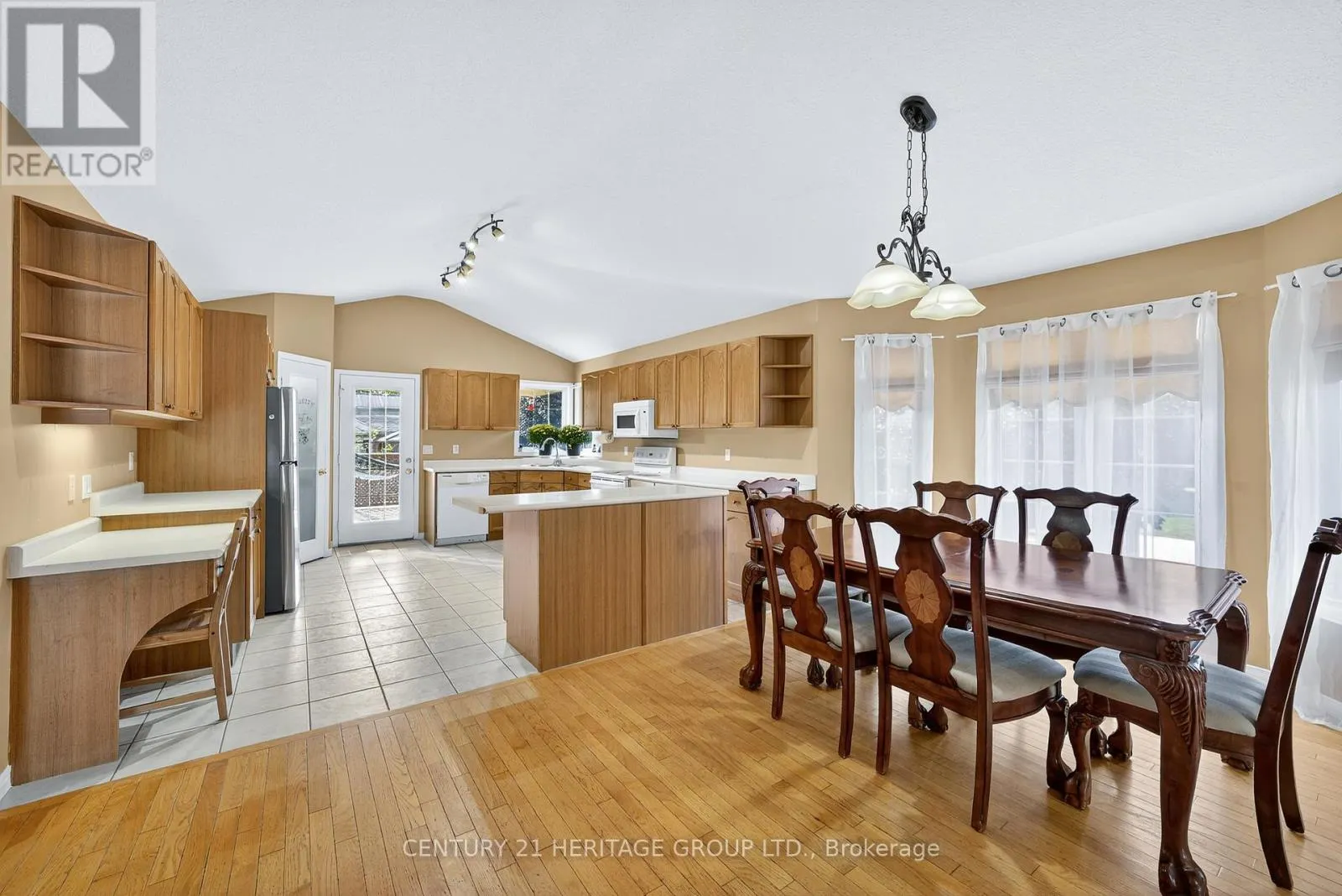 250 KATHLEEN CRESCENT