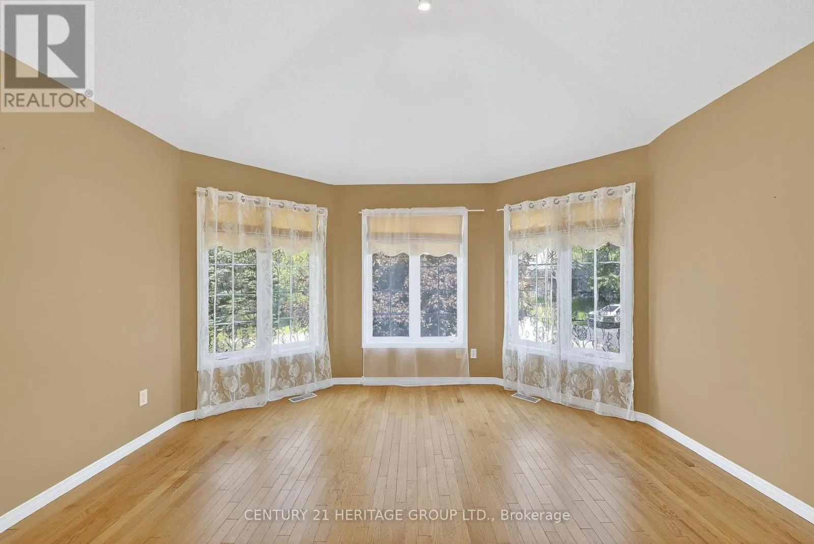 250 KATHLEEN CRESCENT