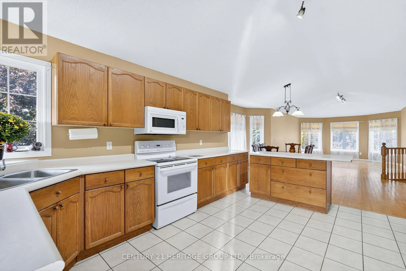 250 KATHLEEN CRESCENT