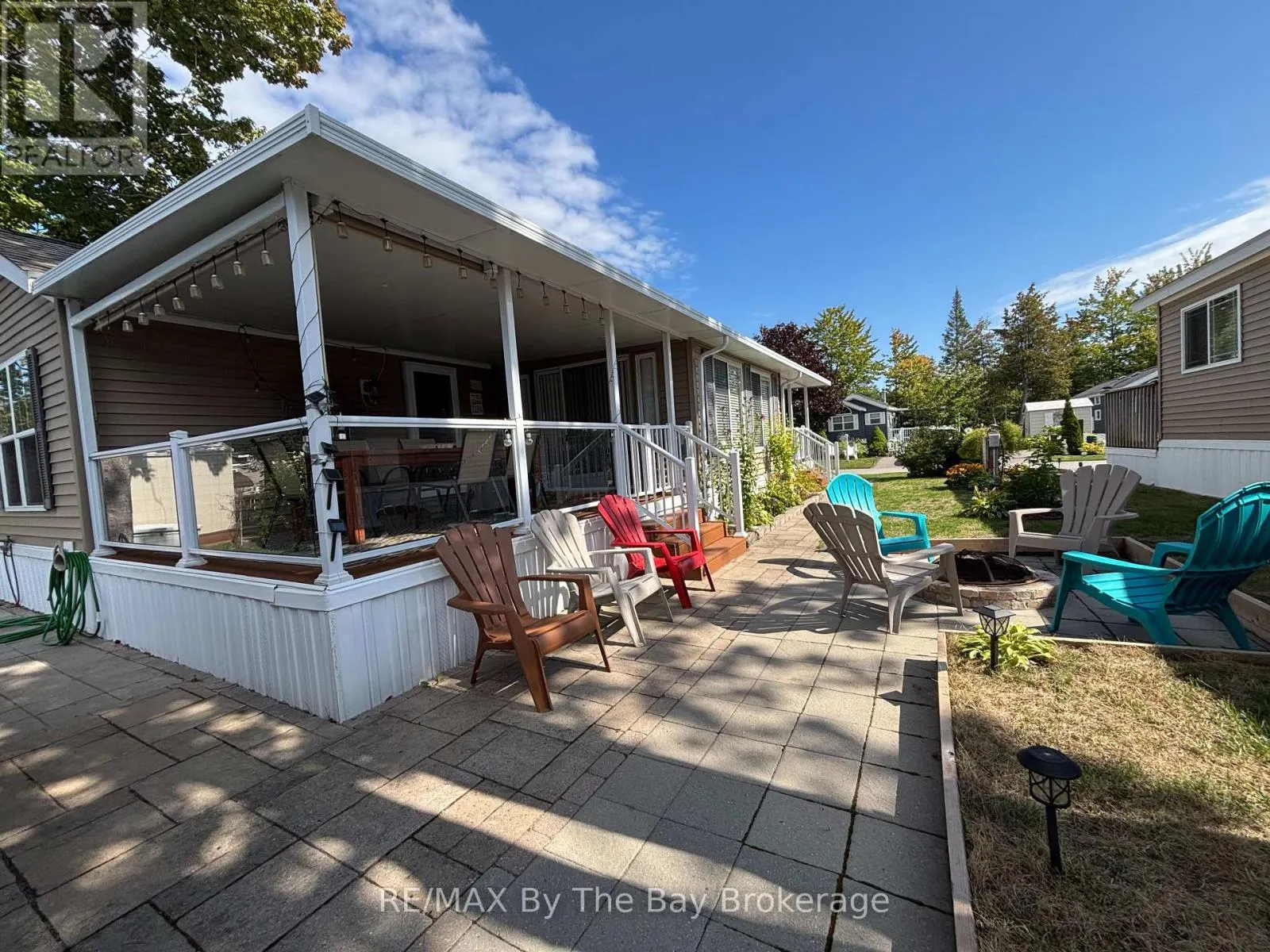 10 WHITE PINES TRAIL
