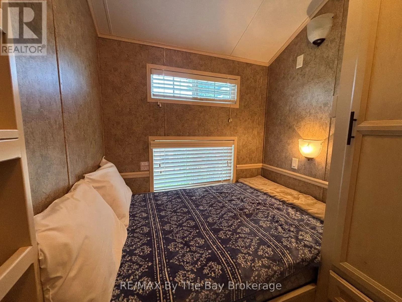 10 WHITE PINES TRAIL