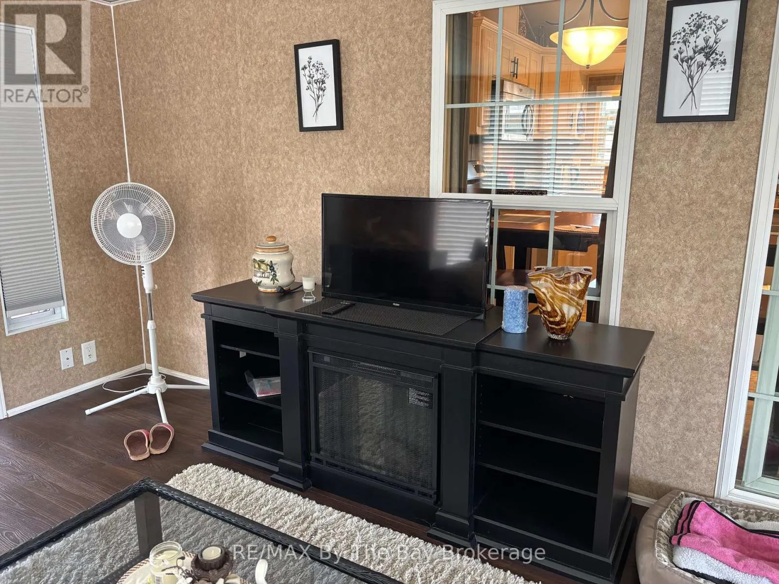 10 WHITE PINES TRAIL