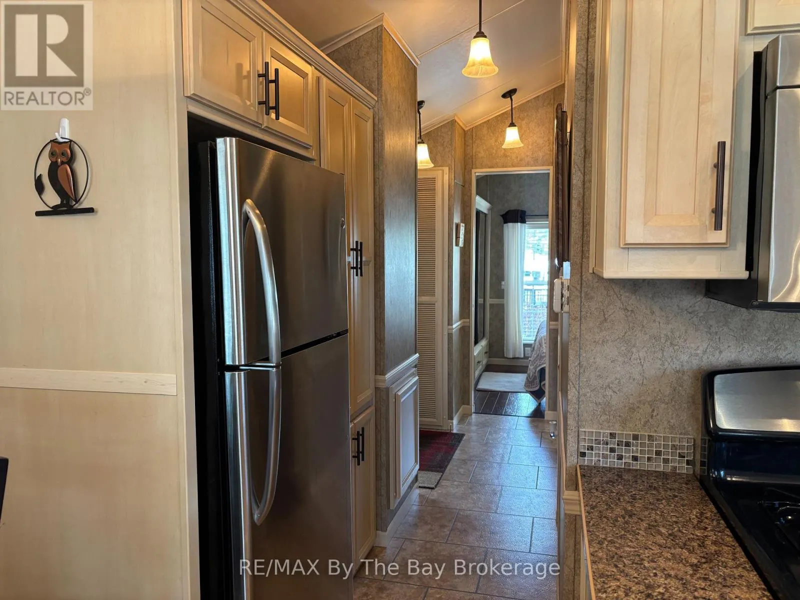 10 WHITE PINES TRAIL