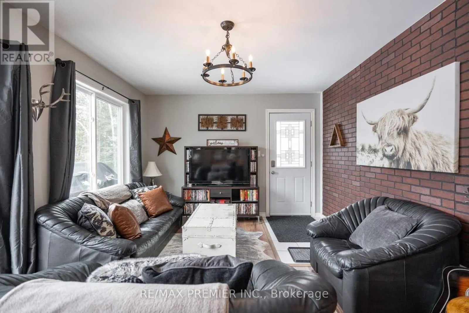 2288 CHAMPLAIN ROAD