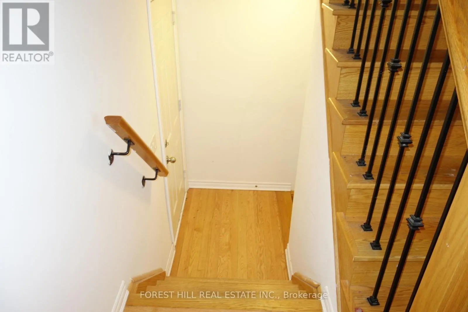 18 FARWELL AVENUE