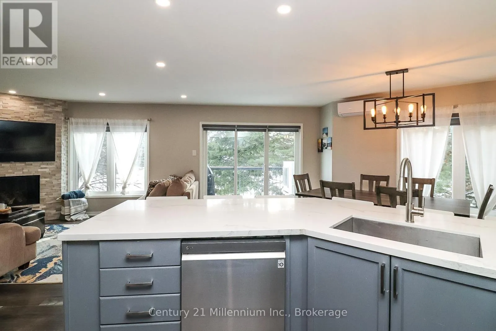 12 - 360 MARINERS WAY, #12