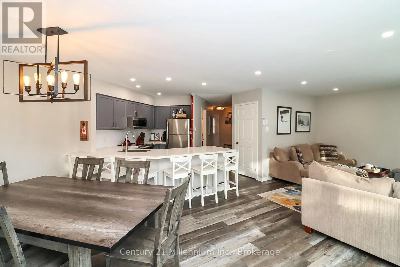 12 - 360 MARINERS WAY, #12