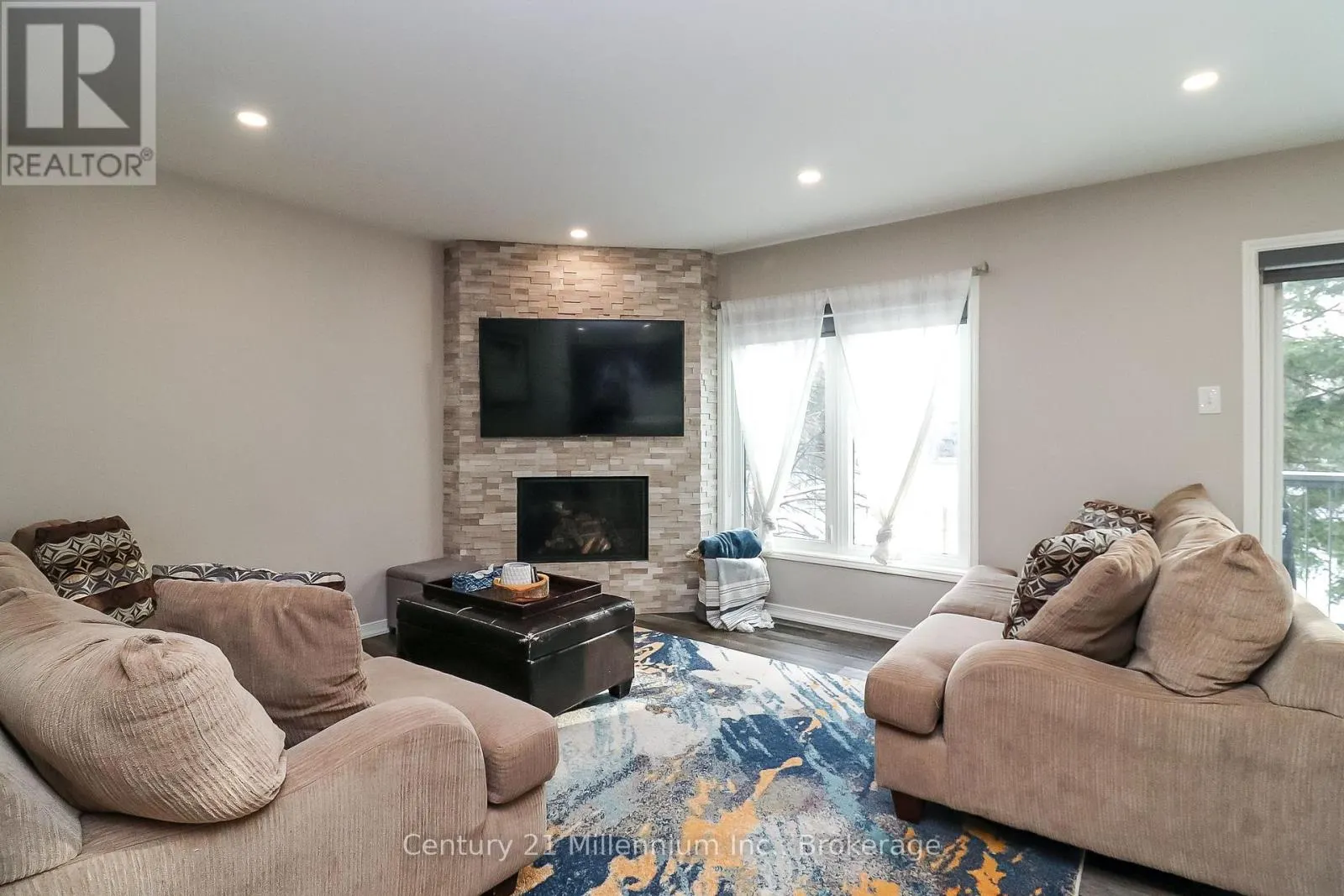 12 - 360 MARINERS WAY, #12