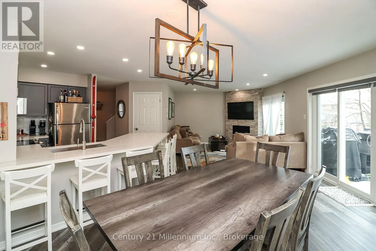 12 - 360 MARINERS WAY, #12