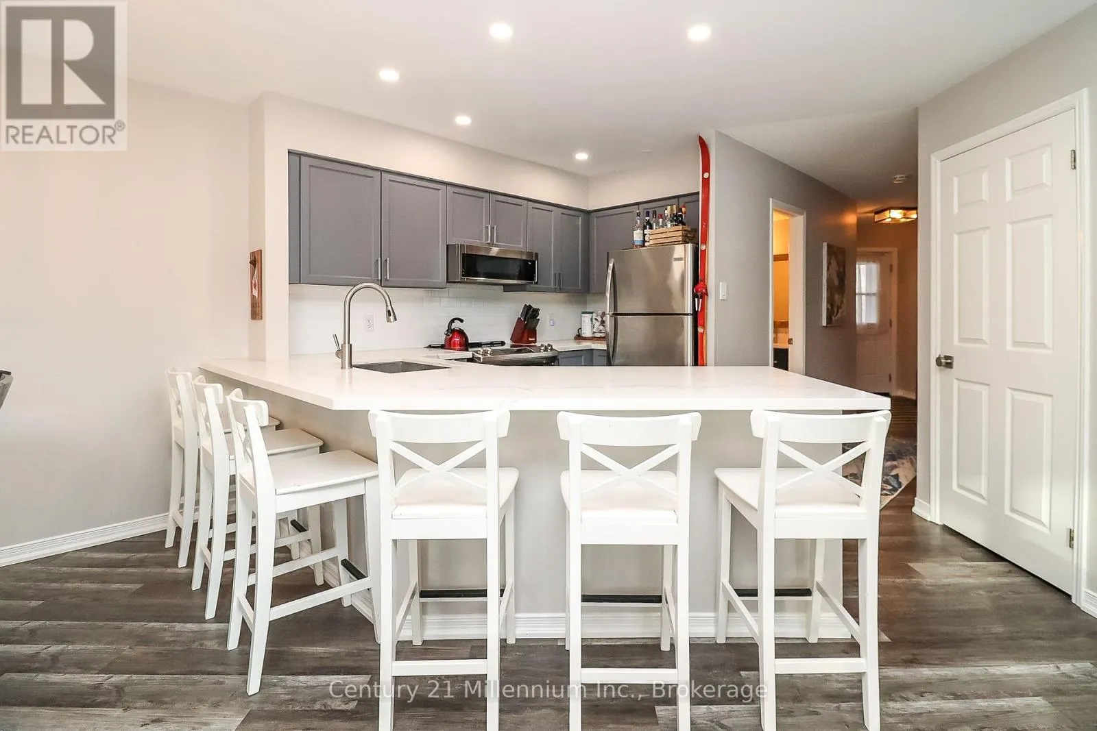 12 - 360 MARINERS WAY, #12