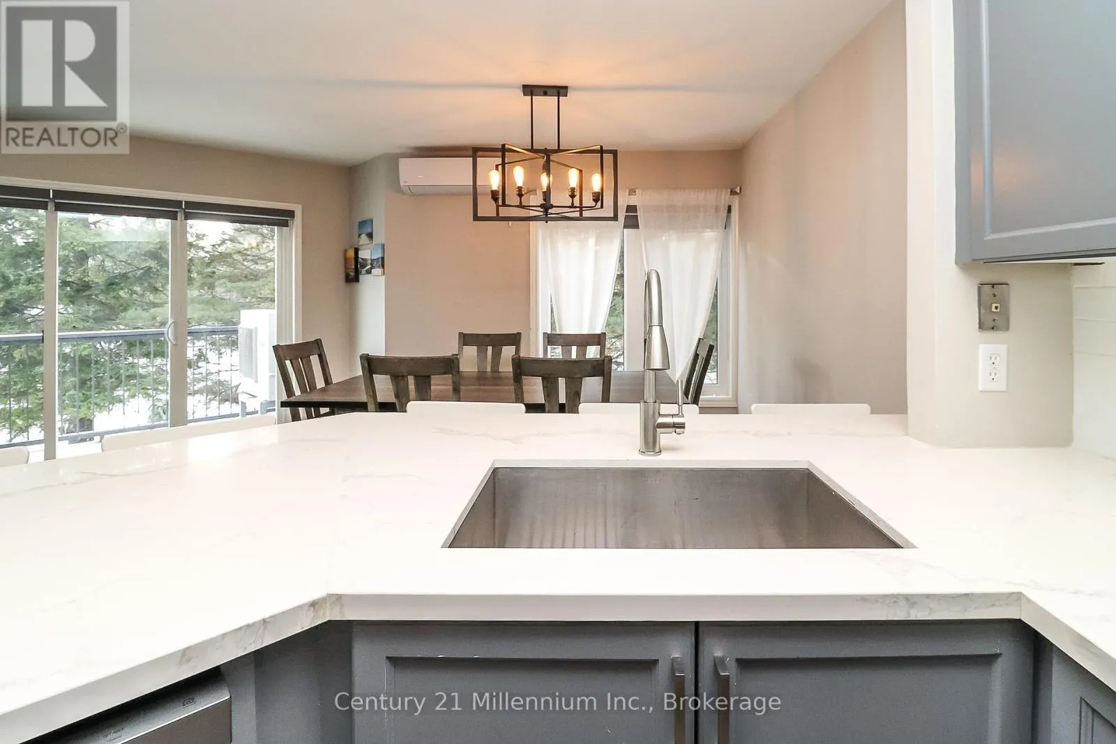 12 - 360 MARINERS WAY, #12