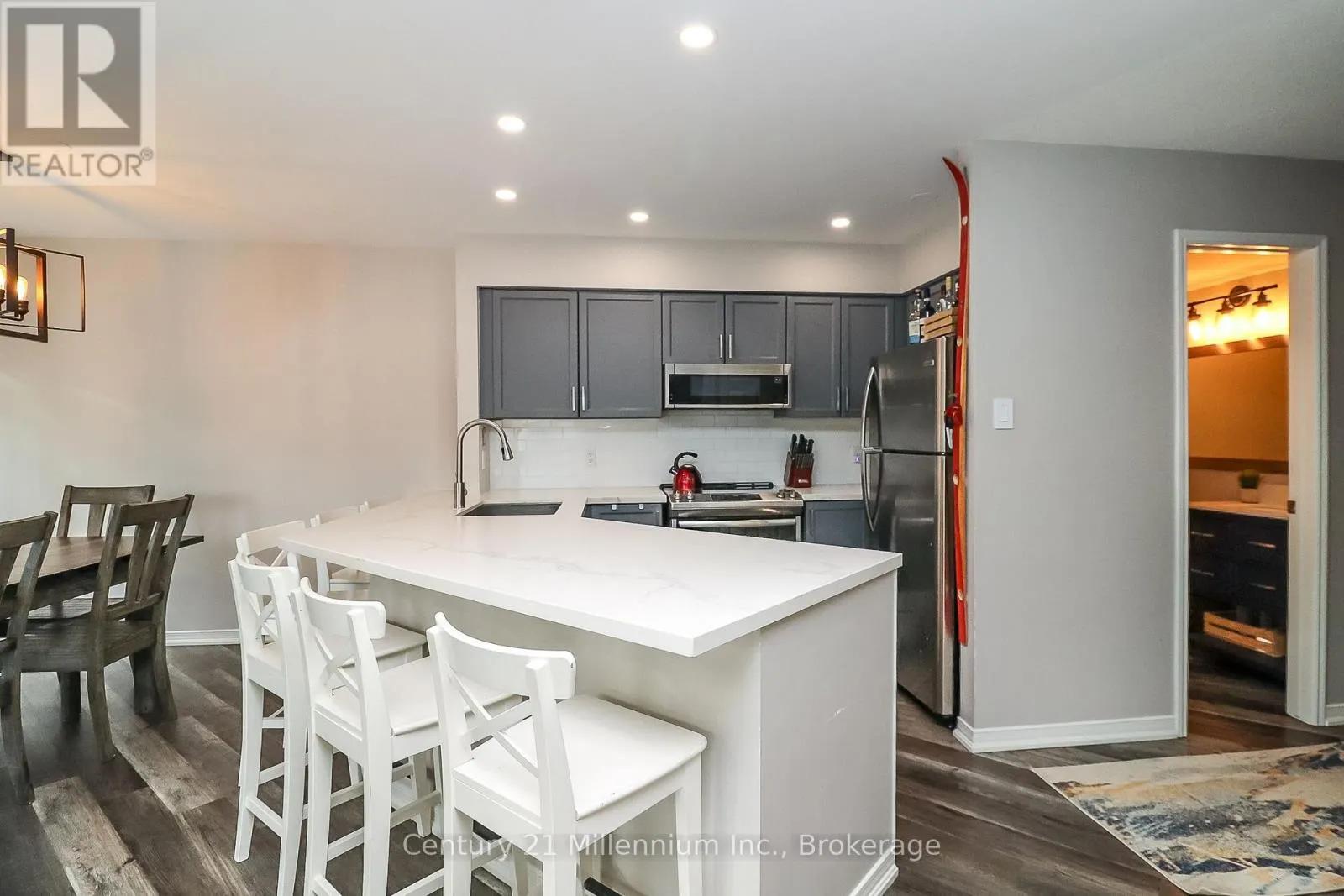 12 - 360 MARINERS WAY, #12