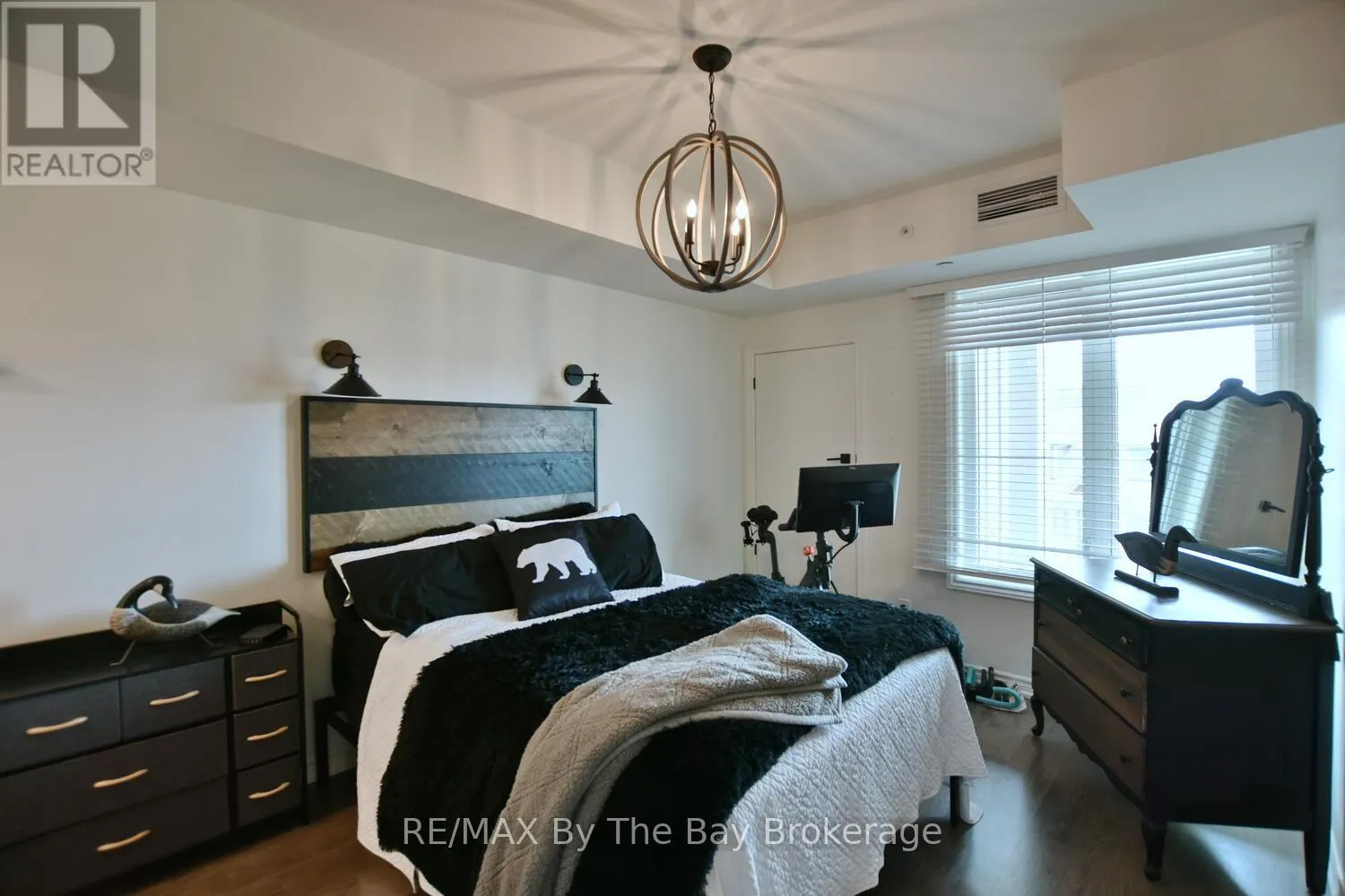 206 - 17 SPOONER CRESCENT, #206