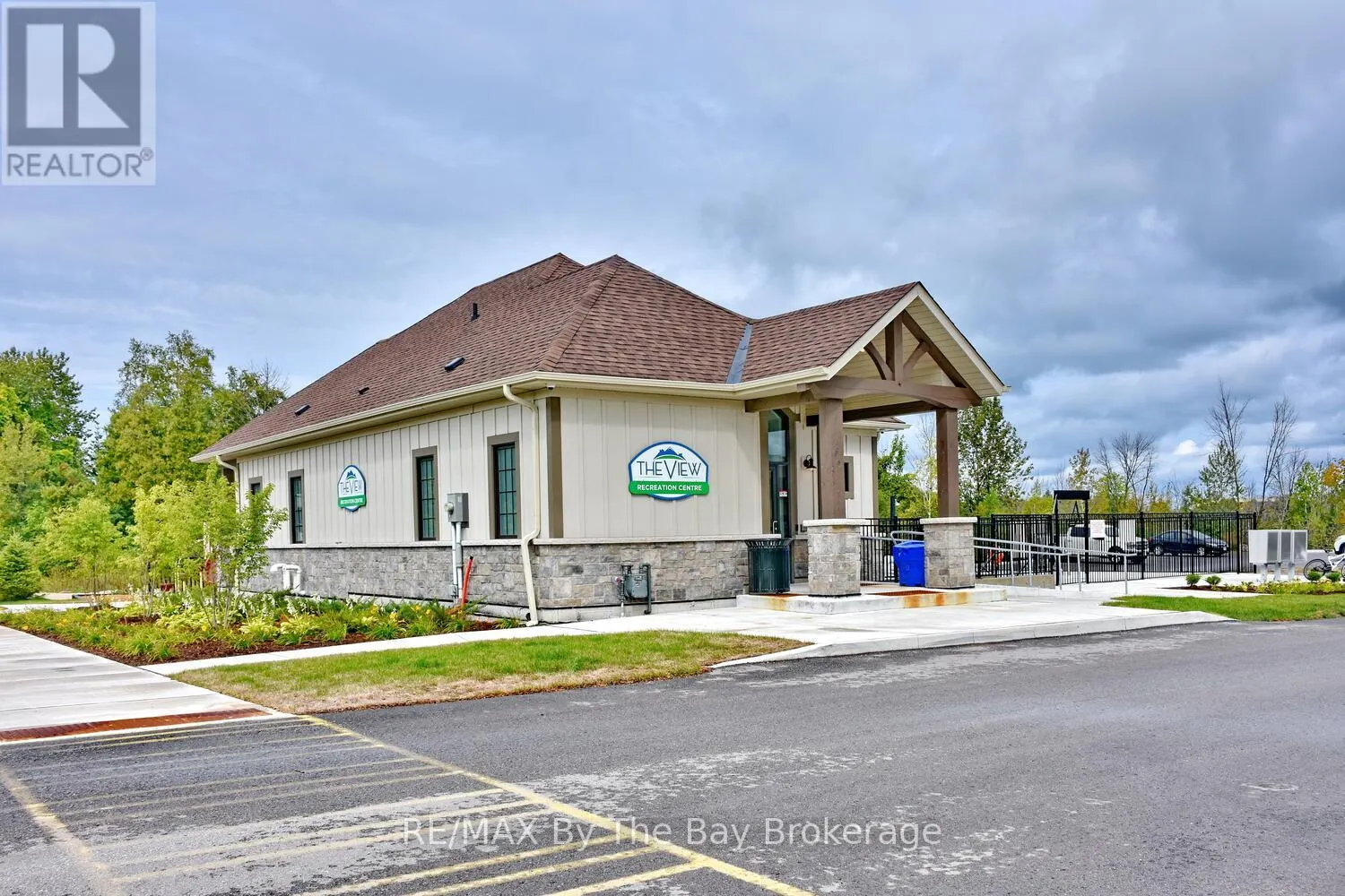 206 - 17 SPOONER CRESCENT, #206