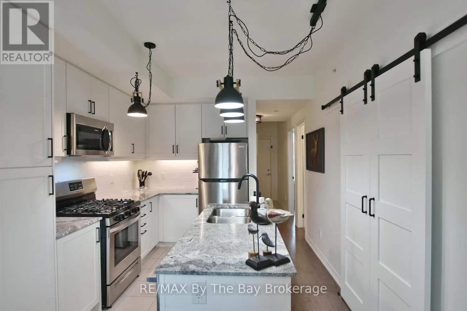 206 - 17 SPOONER CRESCENT, #206
