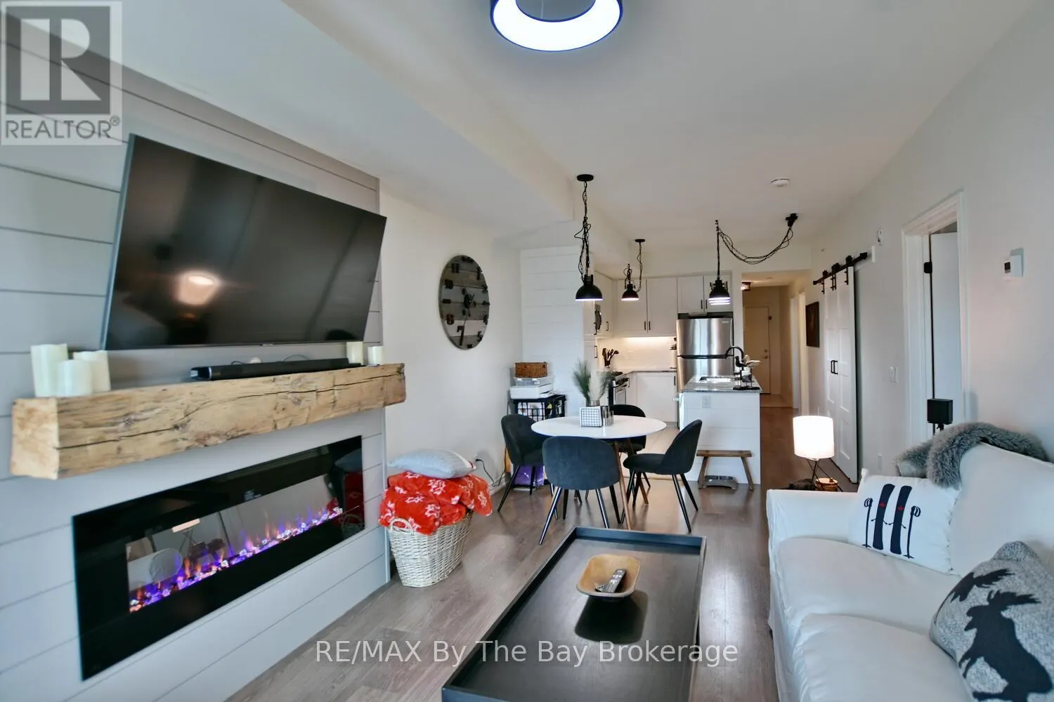 206 - 17 SPOONER CRESCENT, #206