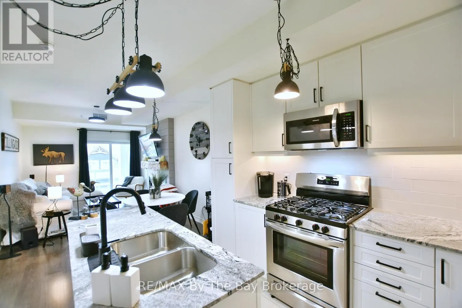 206 - 17 SPOONER CRESCENT, #206