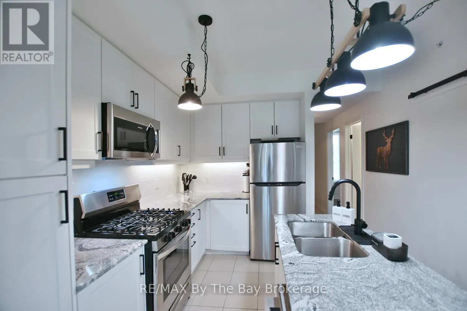 206 - 17 SPOONER CRESCENT, #206