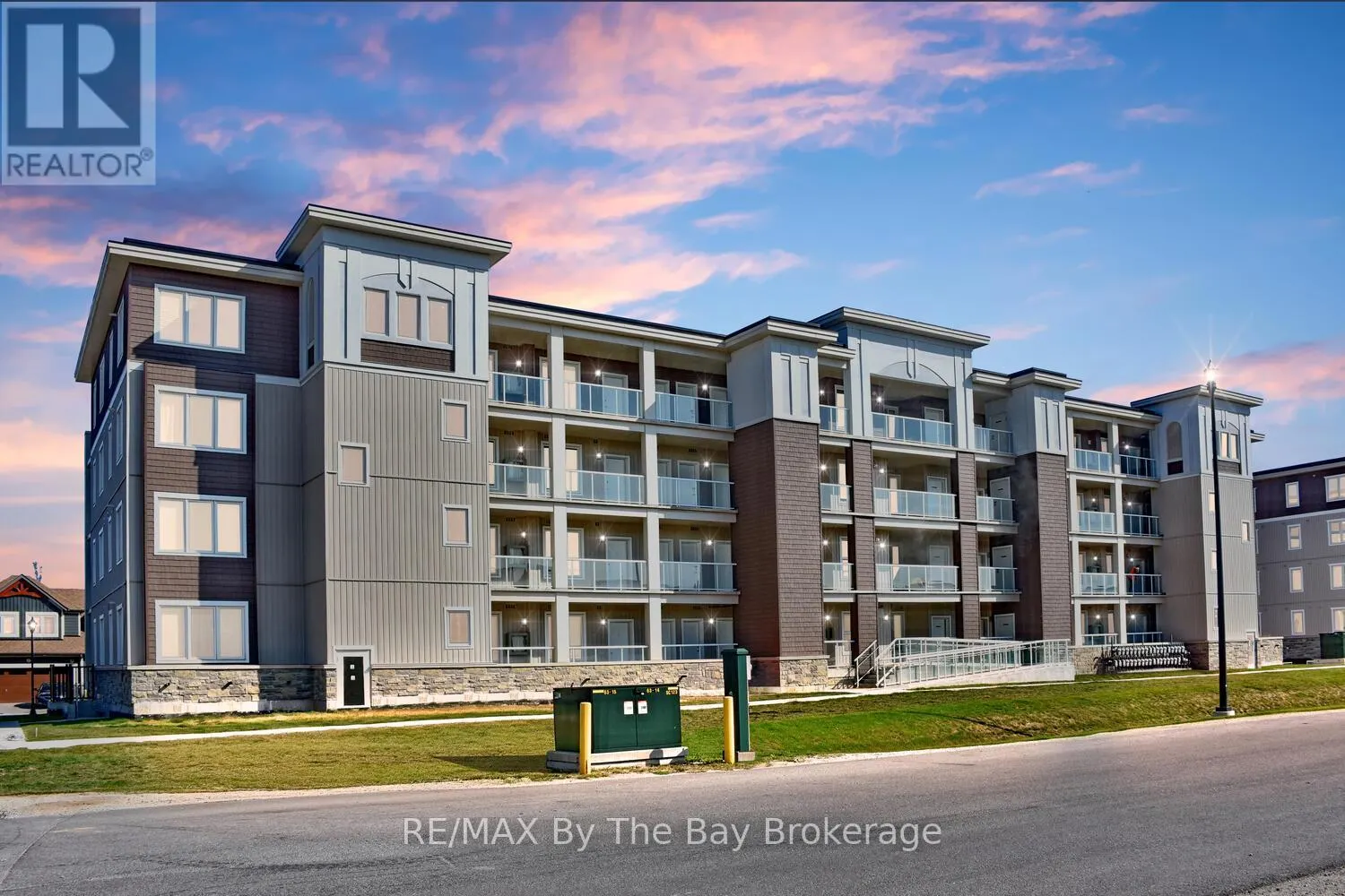 206 - 17 SPOONER CRESCENT, #206