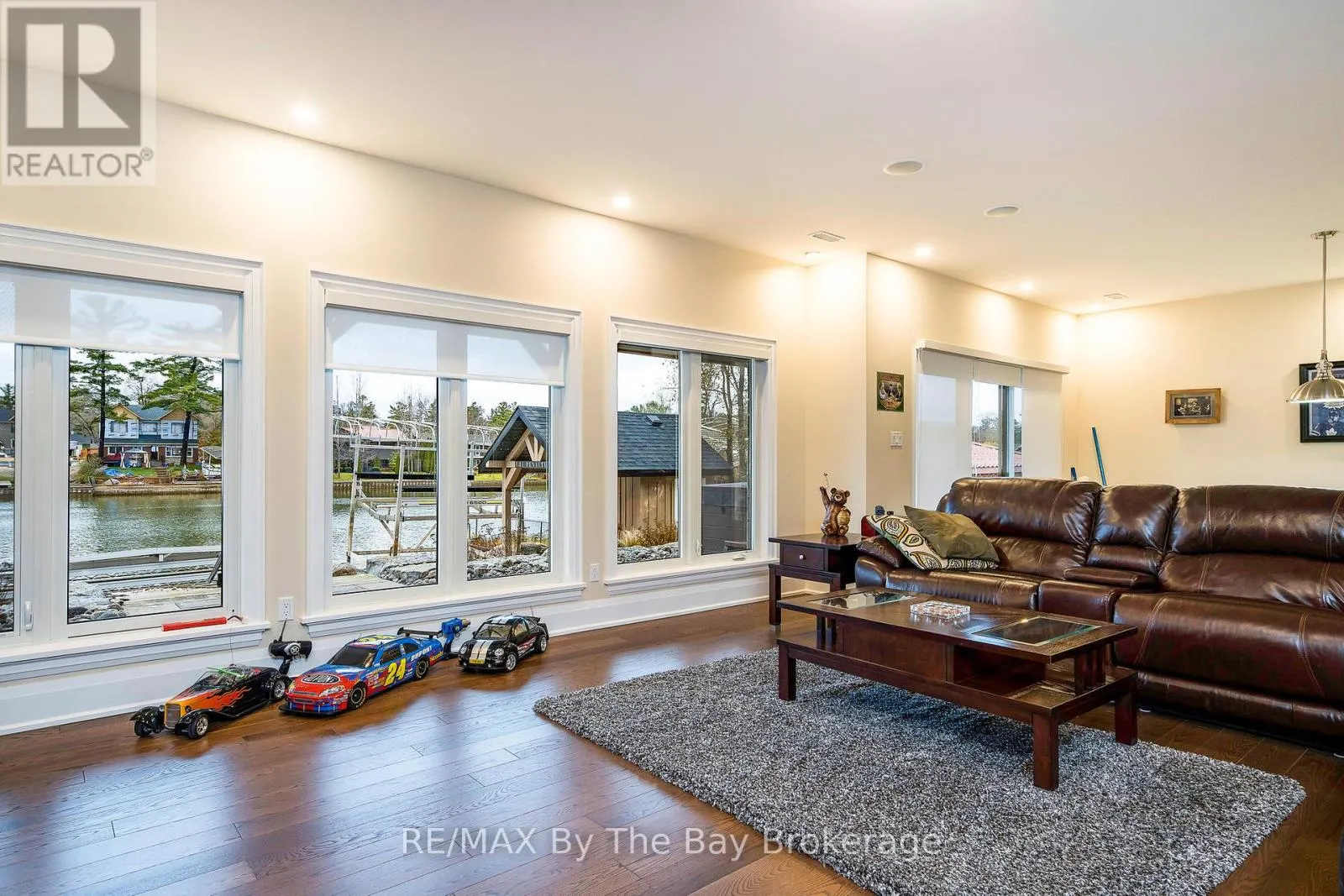 18 EDGEWATER ROAD