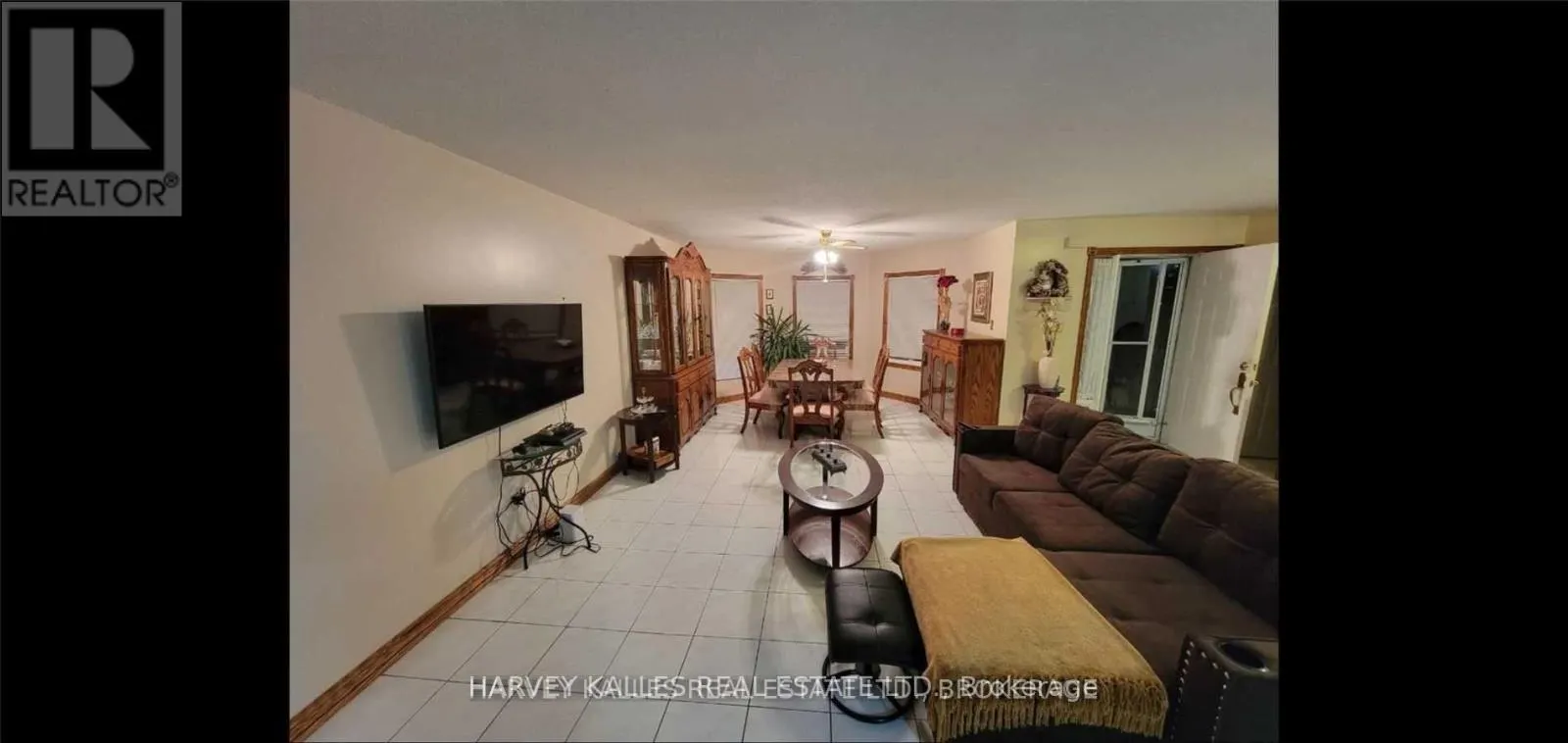 11 TWIN PINES DRIVE
