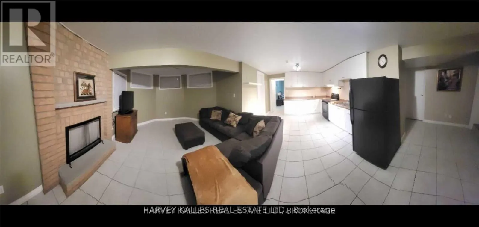 11 TWIN PINES DRIVE