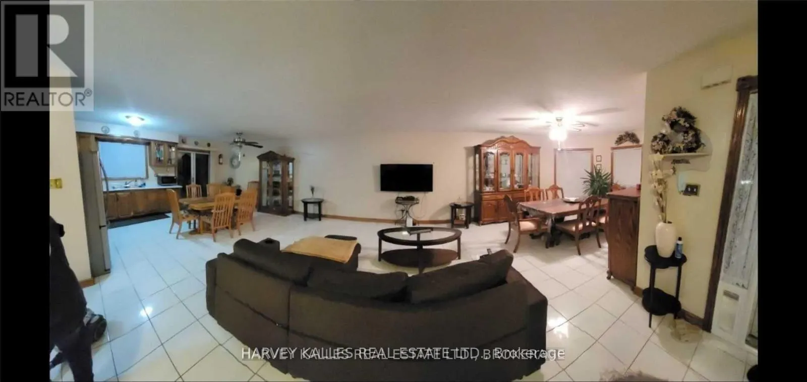 11 TWIN PINES DRIVE