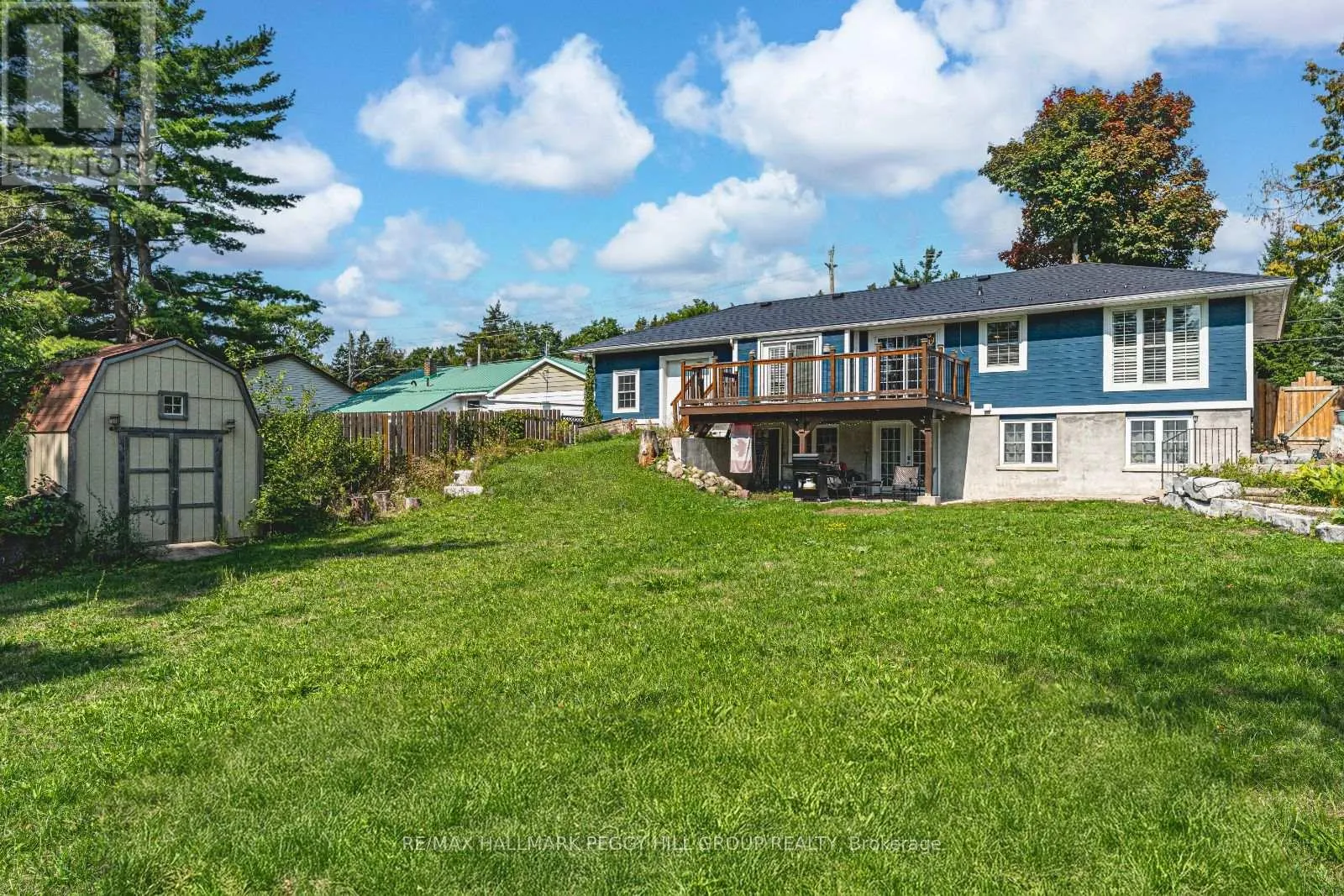 UPPER - 385 EDGEHILL DRIVE