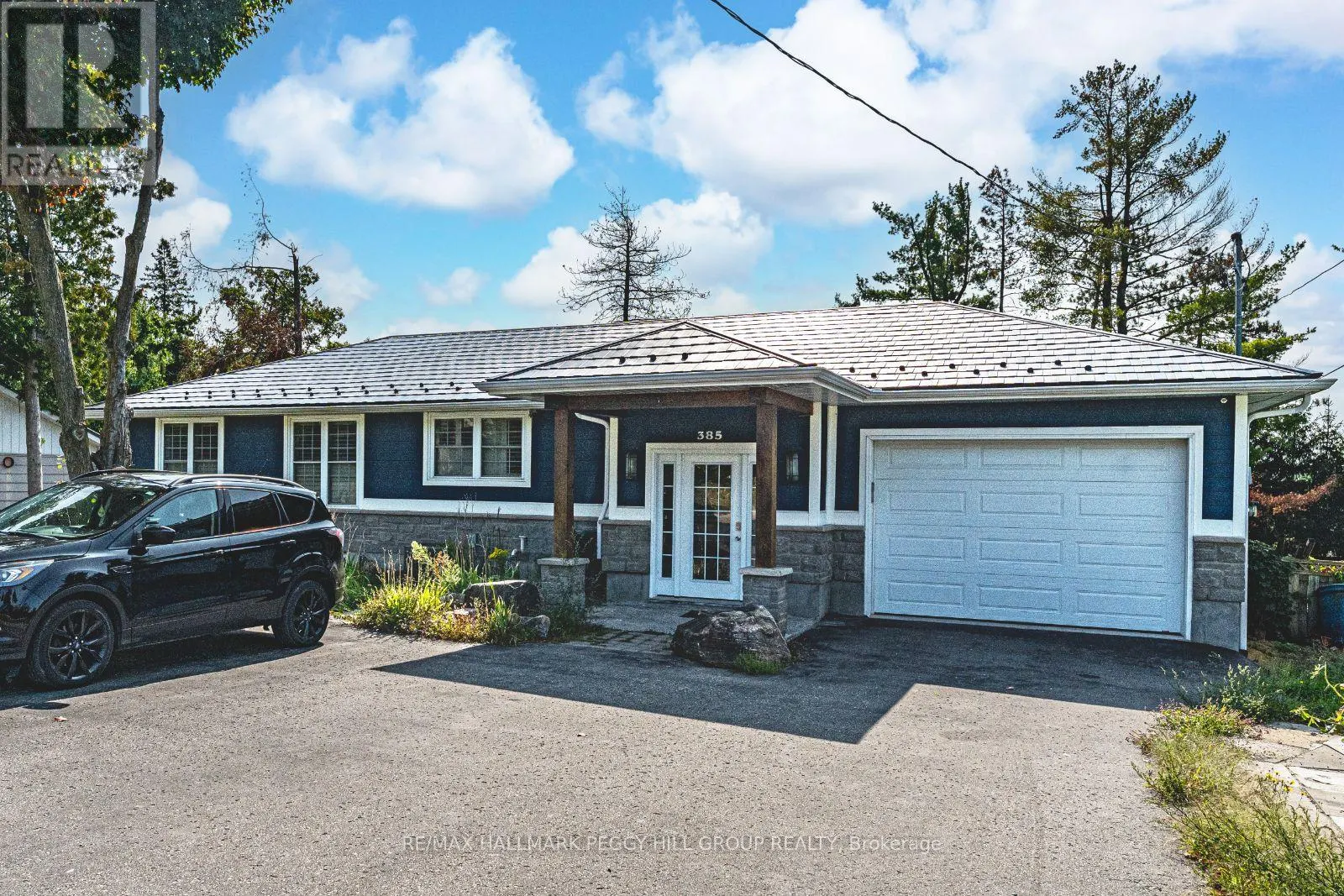UPPER - 385 EDGEHILL DRIVE