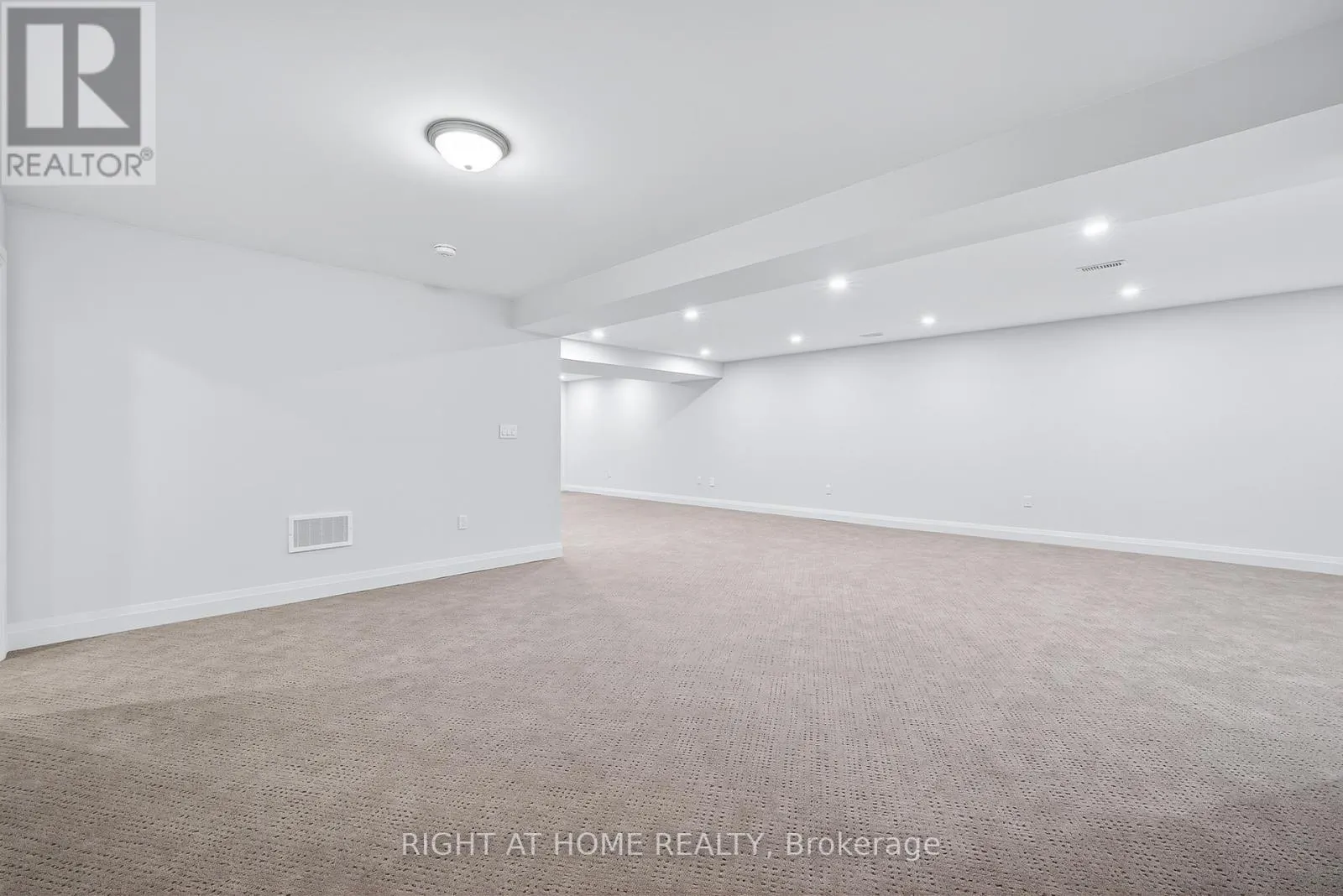 9 FAIRLAWN GROVE