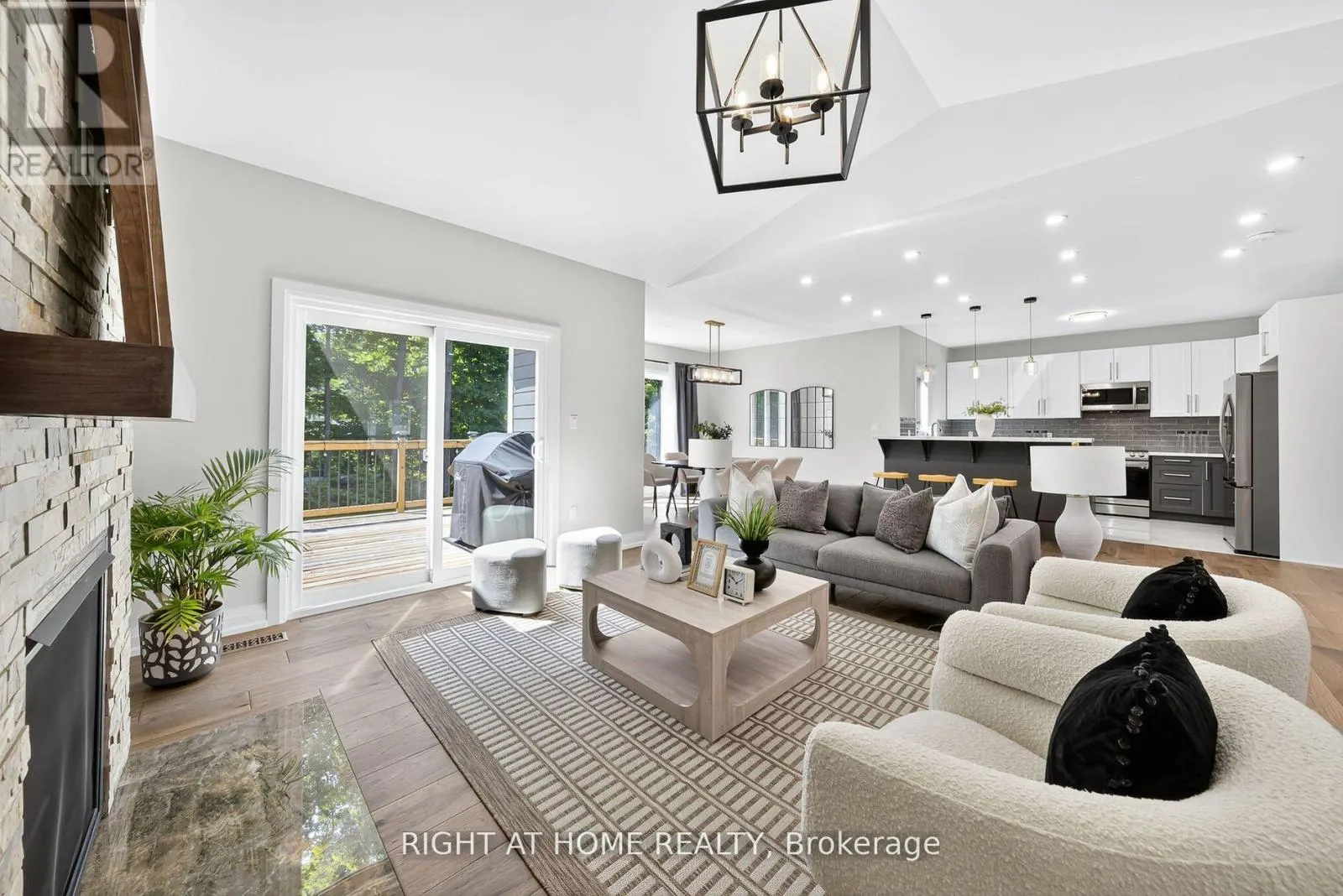 9 FAIRLAWN GROVE