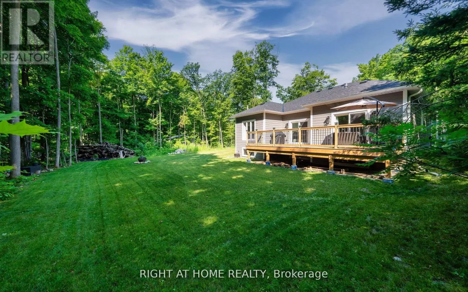 9 FAIRLAWN GROVE