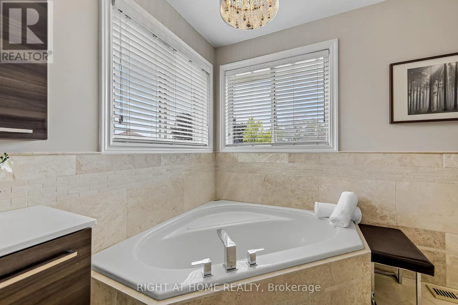 59 KINGSRIDGE ROAD