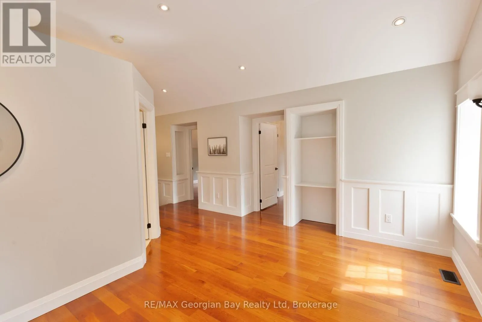 105 DUCKWORTH STREET